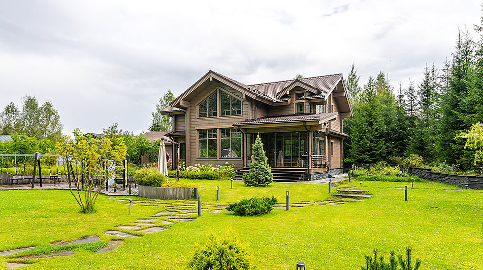 Стильный дом из бруса в Фокс Хилс