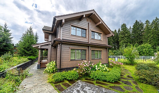 Стильный дом из бруса в Фокс Хилс