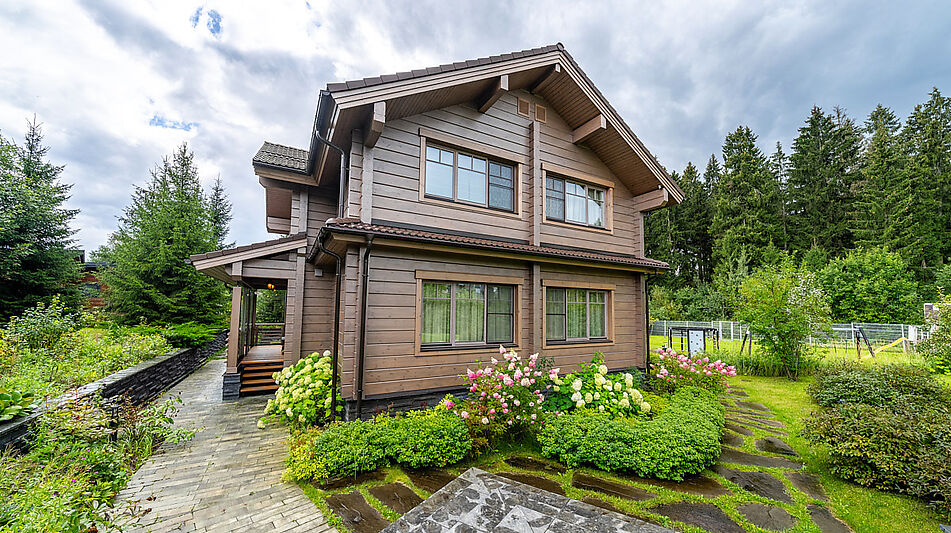 Стильный дом из бруса в Фокс Хилс