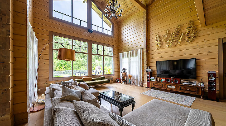 Стильный дом из бруса в Фокс Хилс