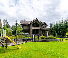 Стильный дом из бруса в Фокс Хилс