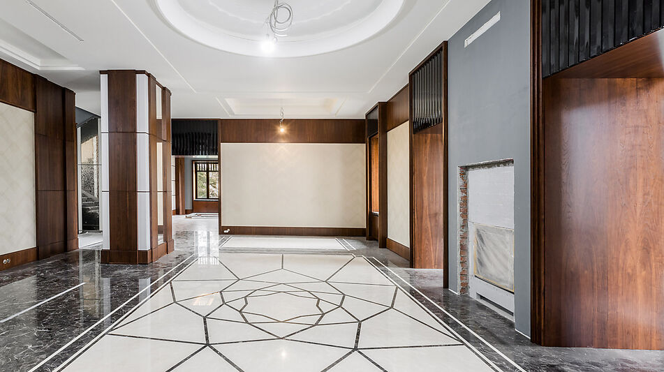 Дом у озера в поселке Монолит