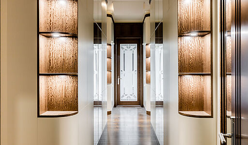 Дом у озера в поселке Монолит