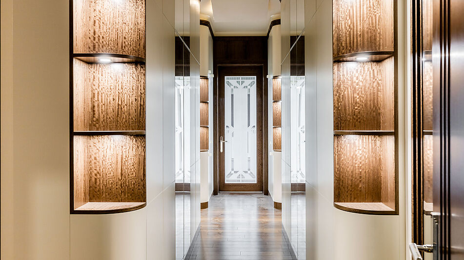 Дом у озера в поселке Монолит