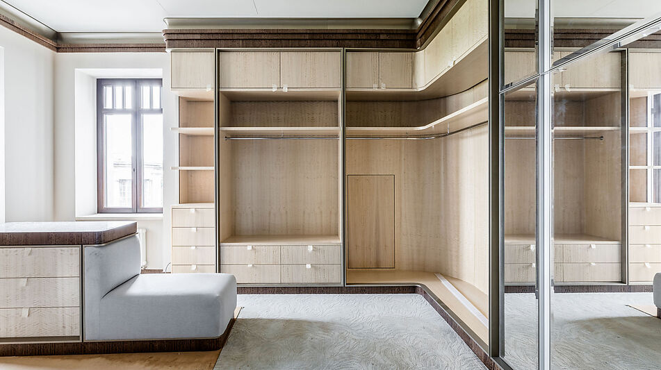 Дом у озера в поселке Монолит