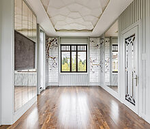 Дом у озера в поселке Монолит