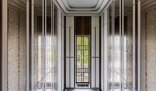 Дом у озера в поселке Монолит