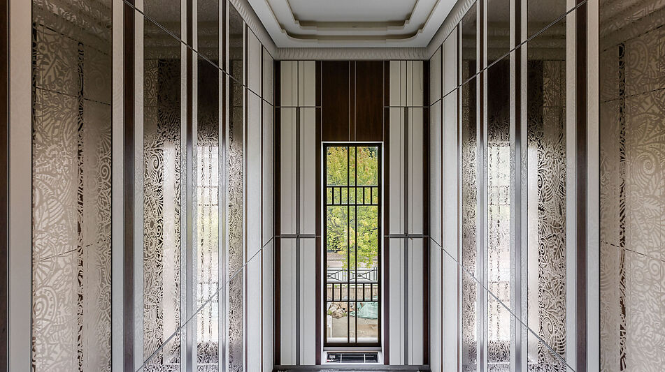 Дом у озера в поселке Монолит