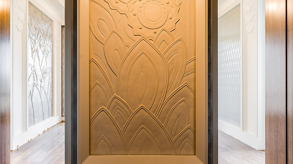 Дом у озера в поселке Монолит