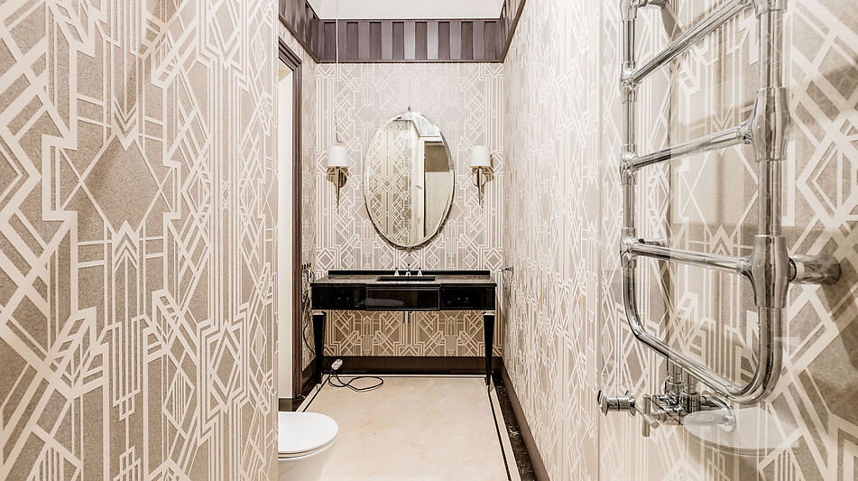 Дом у озера в поселке Монолит