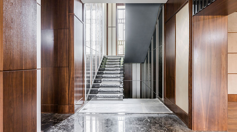 Дом у озера в поселке Монолит