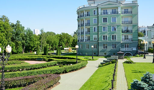 Панорамная дизайнерская квартира