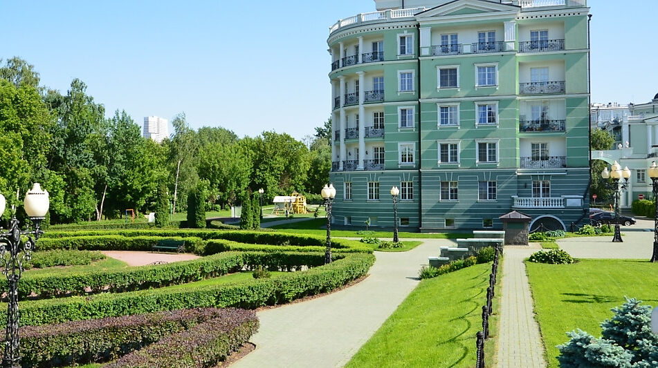 Панорамная дизайнерская квартира