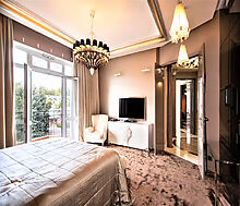 Панорамная дизайнерская квартира