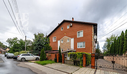 Современный таунхаус в КП Вешки-2