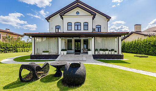 Стильный дом в КП Монтевиль