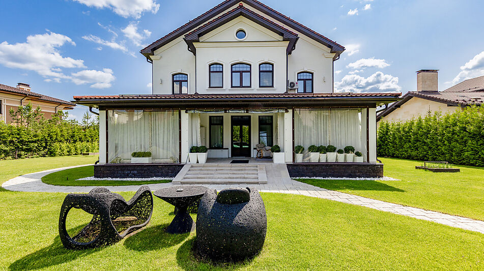 Стильный дом в КП Монтевиль