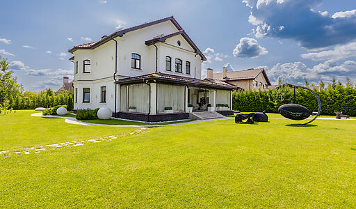 Стильный дом в КП Монтевиль