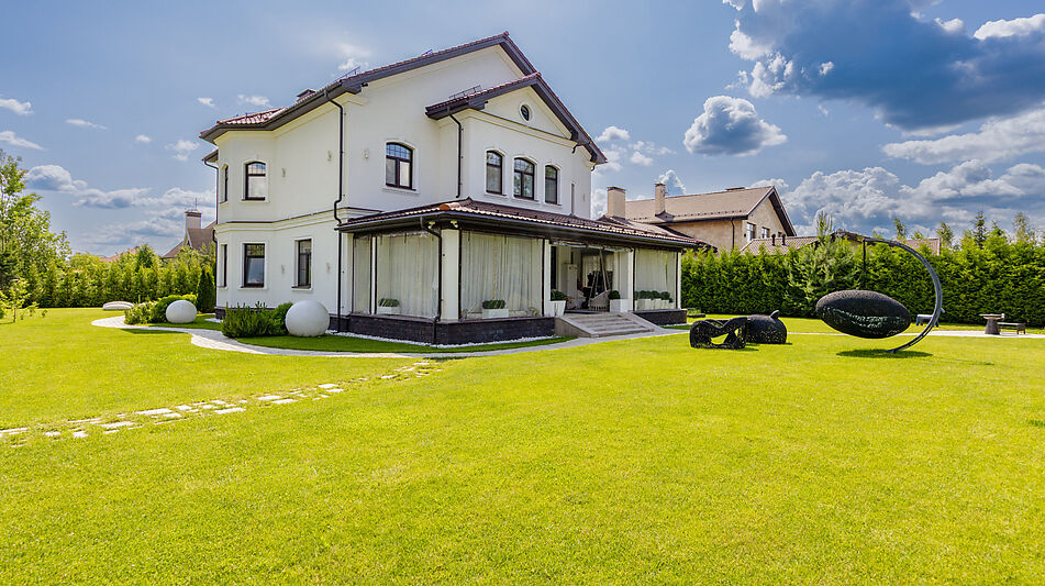 Стильный дом в КП Монтевиль