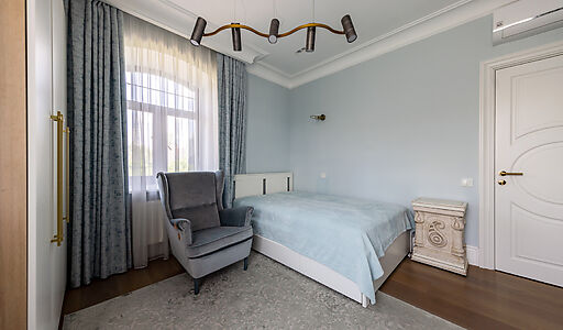 Стильный дом в КП Монтевиль