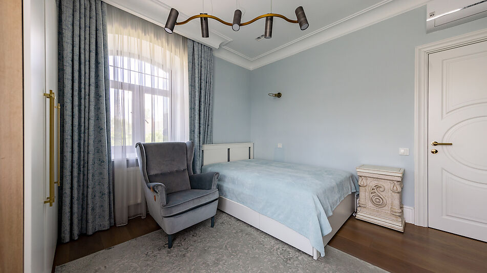 Стильный дом в КП Монтевиль