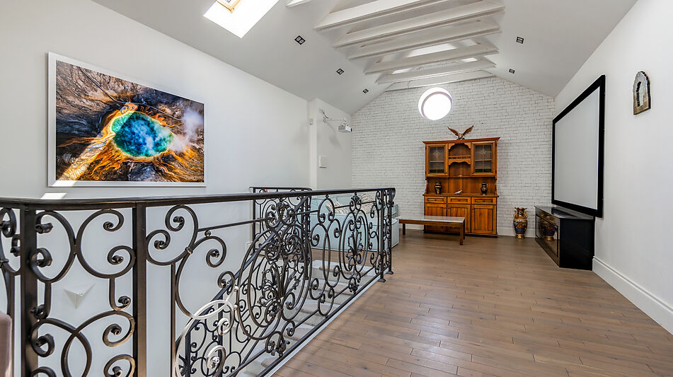 Стильный дом в КП Монтевиль