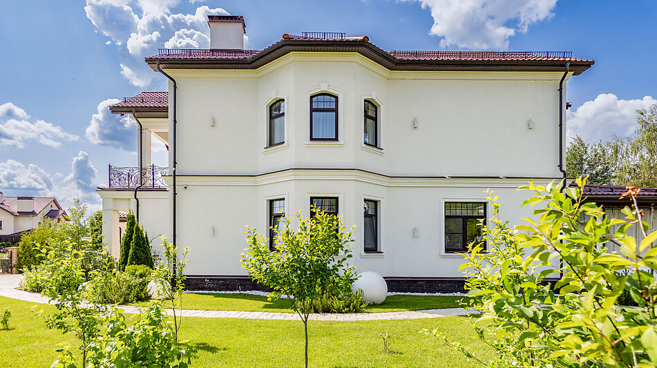 Стильный дом в КП Монтевиль