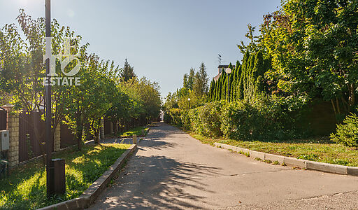 Дом с бассейном в Новогорске