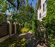 Дом с бассейном в Новогорске