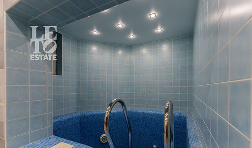 Дом с бассейном в Новогорске