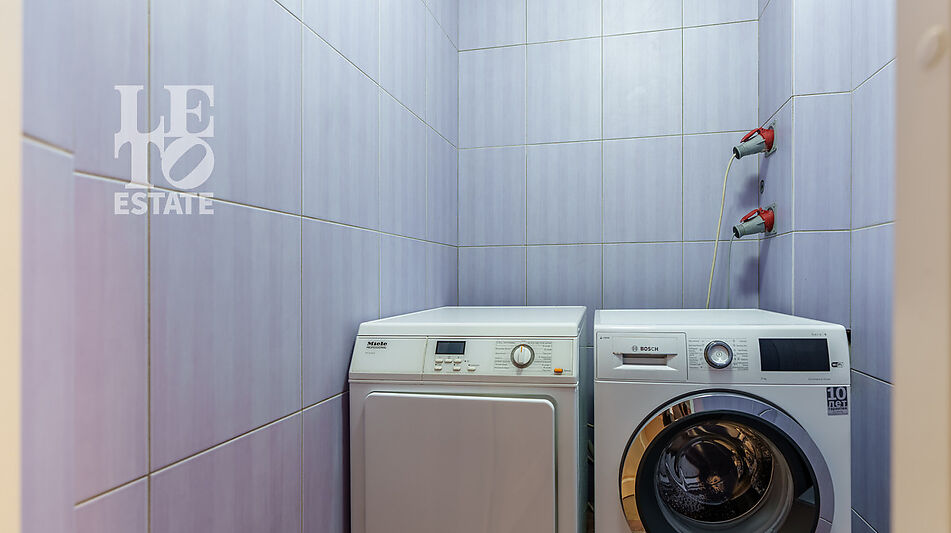 Дом с бассейном в Новогорске