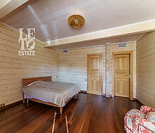 Дом с бассейном в Новогорске