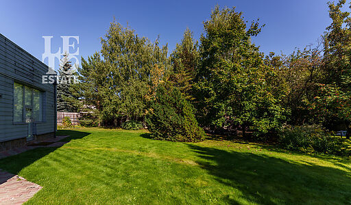 Дом с бассейном в Новогорске