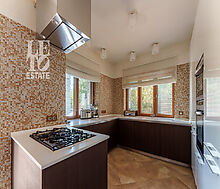 Дом с бассейном в Новогорске