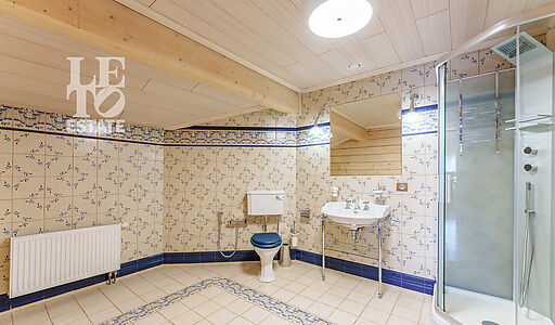 Дом с бассейном в Новогорске