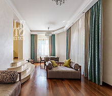 Дом с бассейном в Новогорске