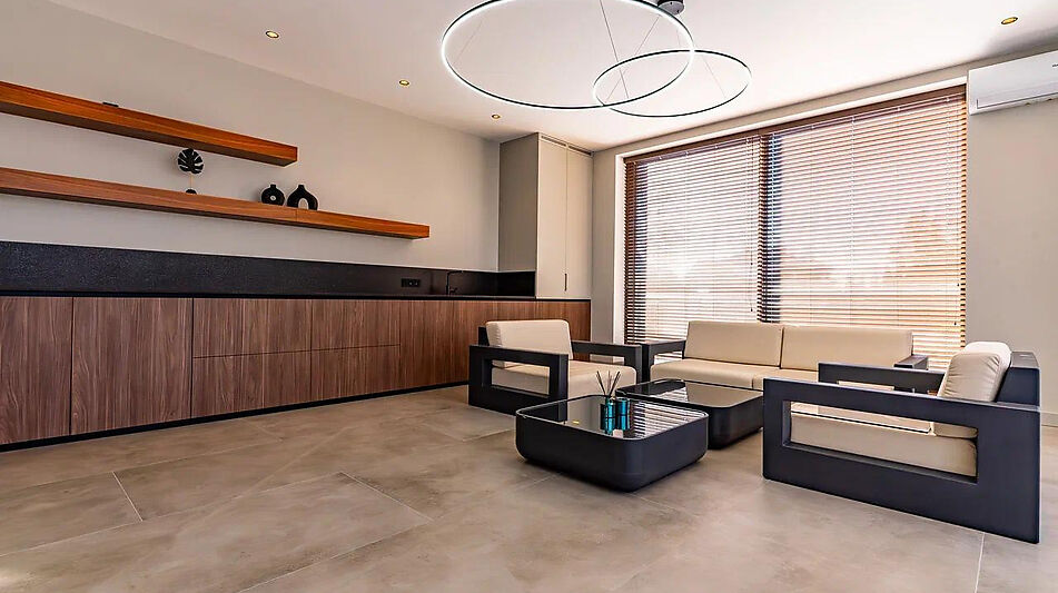 Дом с бассейном в КП Монтевиль