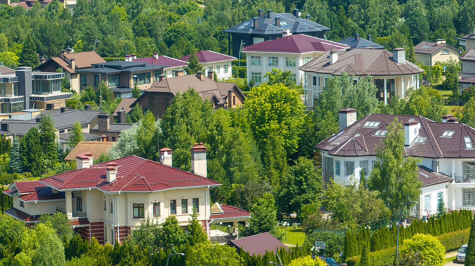 Дом с бассейном в КП Монтевиль