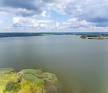 Участок в первой линии от воды