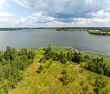 Участок в первой линии от воды