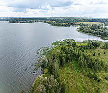 Участок в первой линии от воды