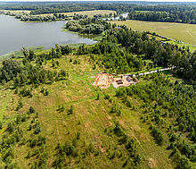 Участок в первой линии от воды