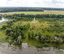Участок в первой линии от воды