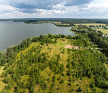 Участок в первой линии от воды