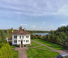 Дом в Конаково с видом на воду