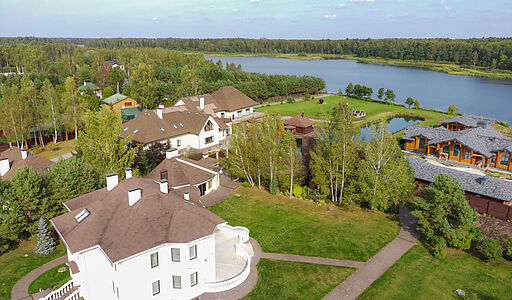 Дом в Конаково с видом на воду