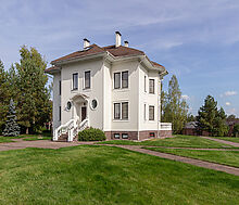 Дом в Конаково с видом на воду