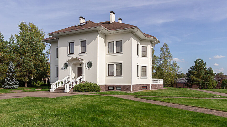 Дом в Конаково с видом на воду