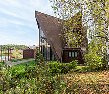 Дом в Конаково с видом на воду