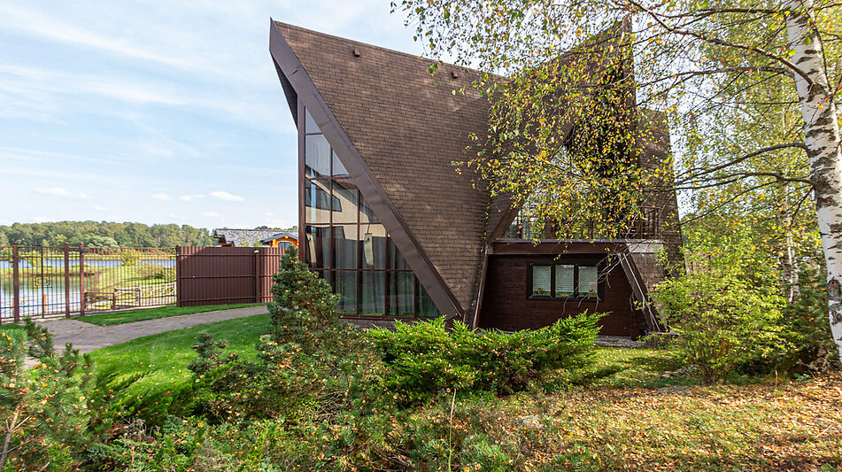 Дом в Конаково с видом на воду